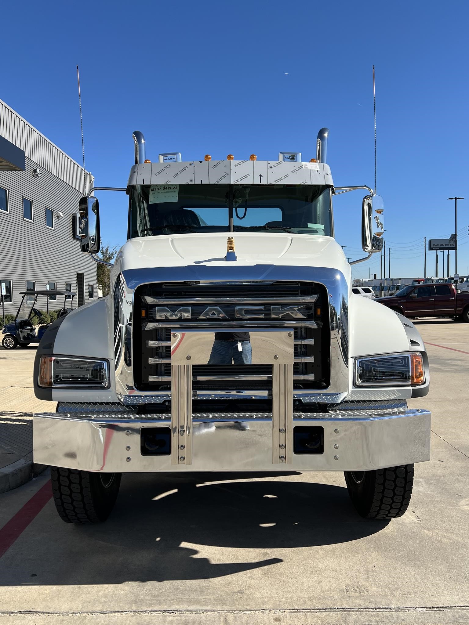 2025 MACK GRANITE 64FT - image 2 of 5