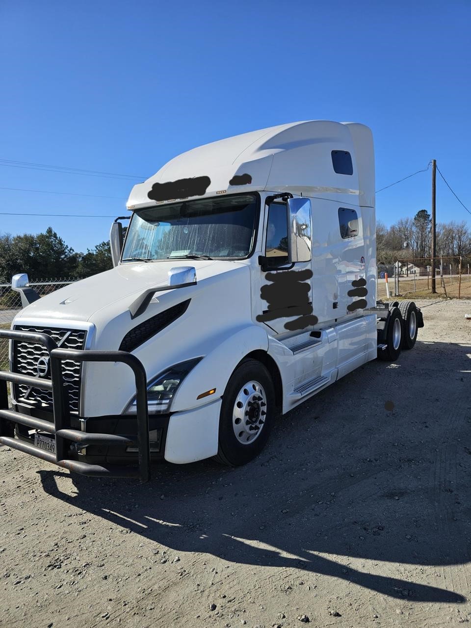 2020 VOLVO VNL64T760 - image 1 of 6