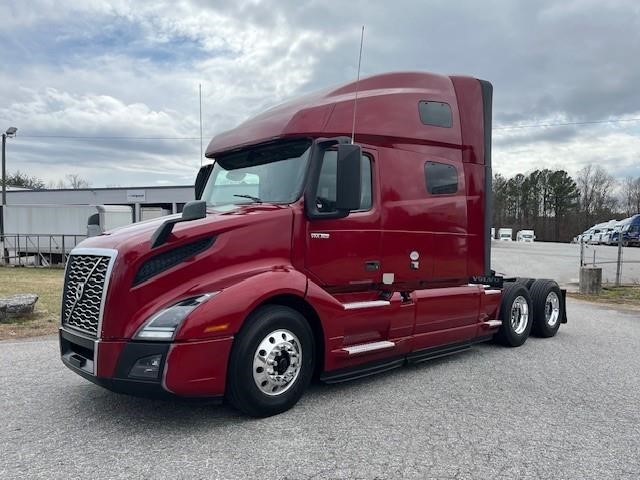 2020 VOLVO VNL64T670 - image 1 of 6