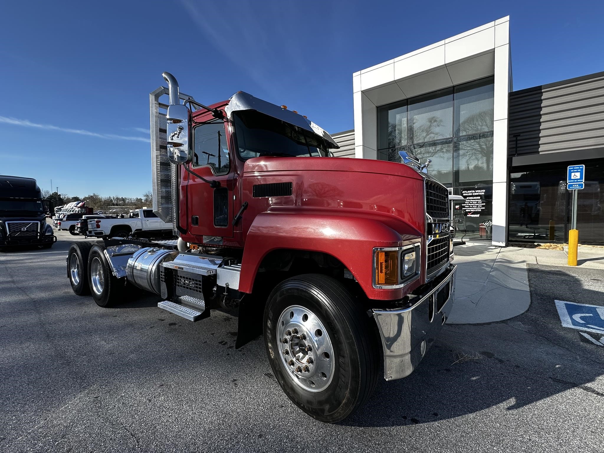 2023 MACK PINNACLE 64T - image 1 of 6