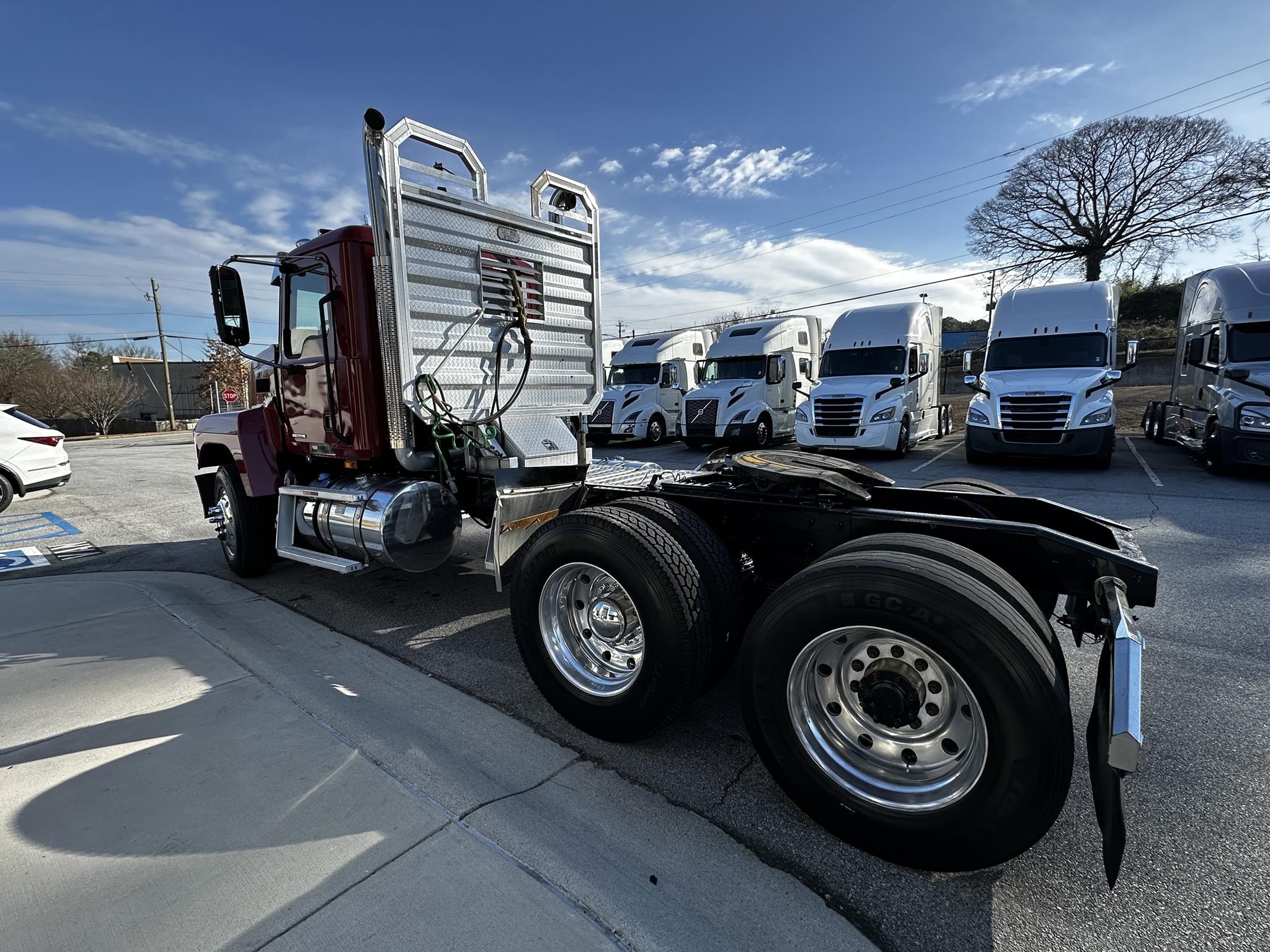 2023 MACK PINNACLE 64T - image 4 of 6