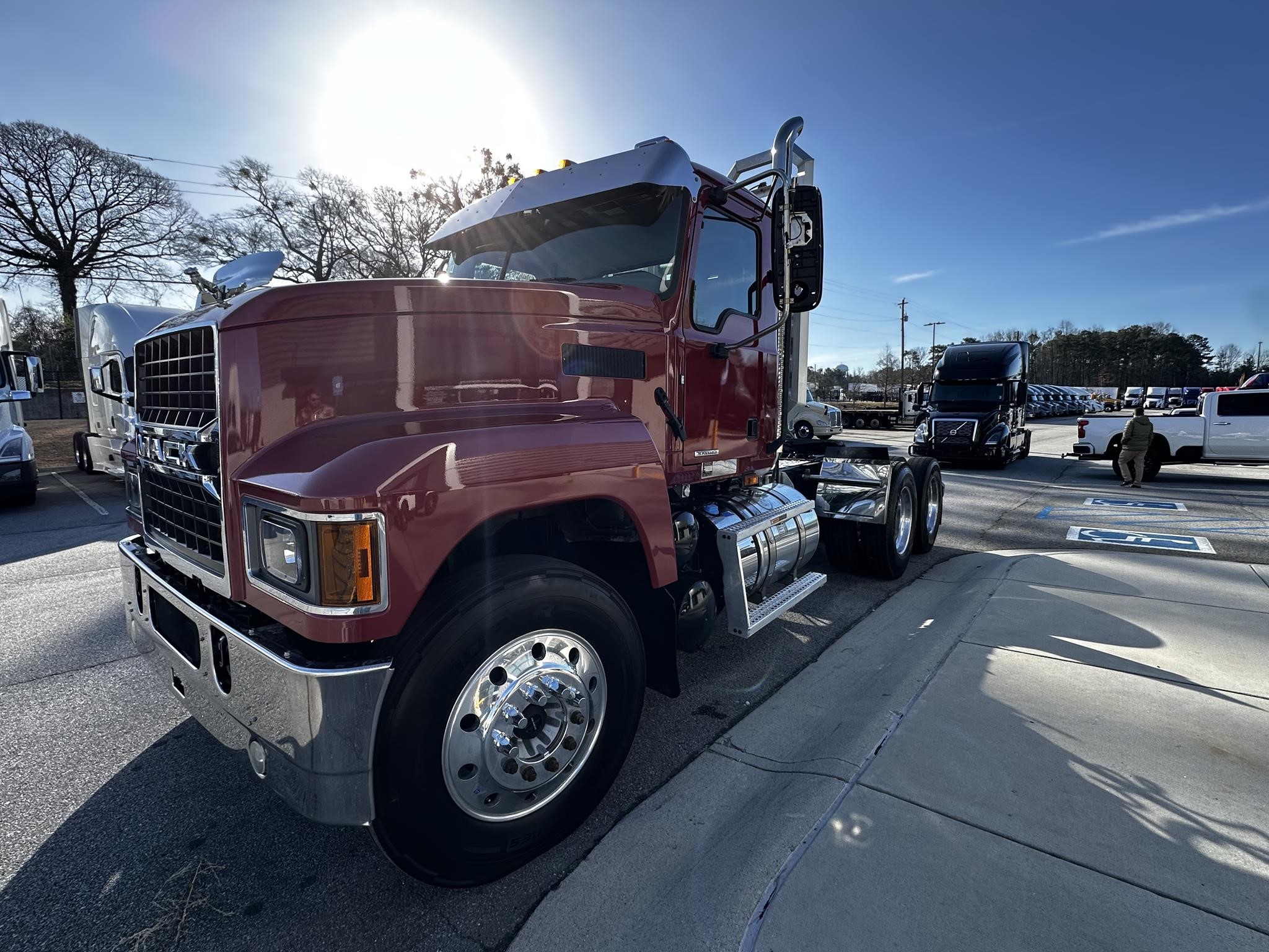 2023 MACK PINNACLE 64T - image 5 of 6